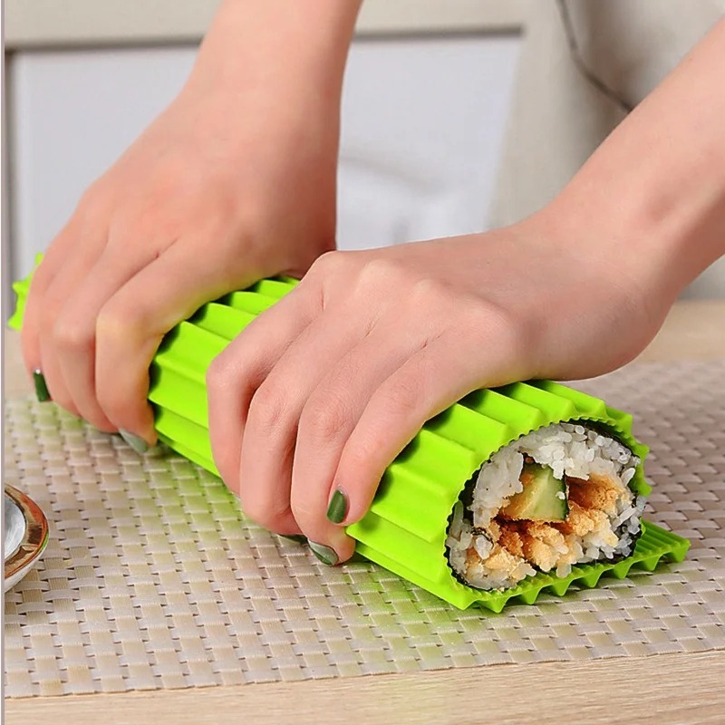 Sushi Making Kit - ซิลิโคนม้วนมือซูชิ Rolling ผ้าม่านไม้ไผ่เลียนแบบญี่ปุ่นซูชิ Rolling เครื่องมือทําความสะอาดง่ายไม่มีโรคราน้ําค้างซูชิแบบพกพา